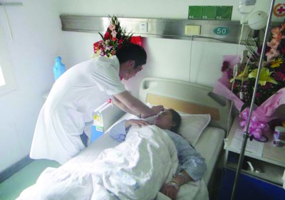 “我看到了！我的眼睛能看到了！”